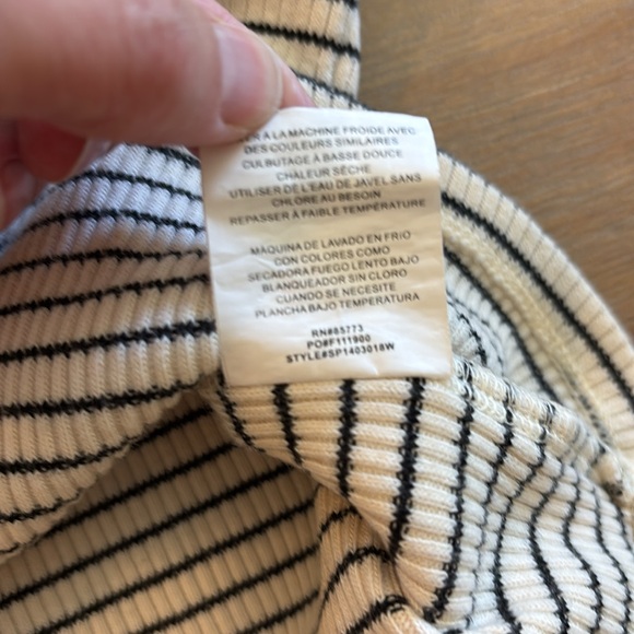 O'Neill Black and White Striped Crop Top - Picture 5 of 10